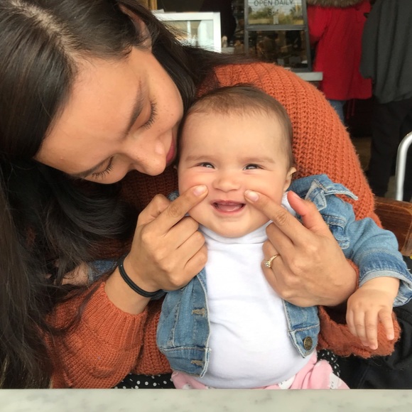 Meet ur sellerrrrr - Picture 2 of 5